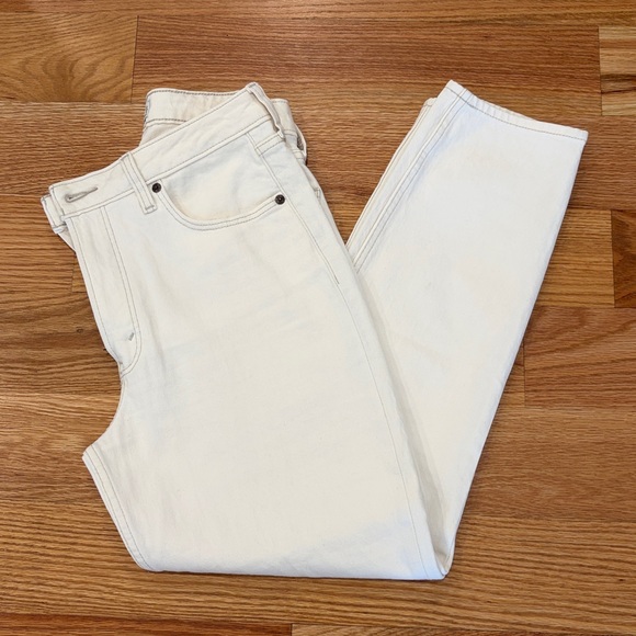 Abercrombie & Fitch The Mom Curve Love High Rise Jean - Picture 5 of 9